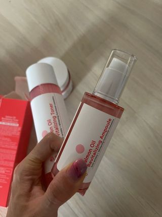 아이앤립 / EYENLIP 아이앤립 연어오일 리바이탈라이징 토너+앰플+크림 3종 세트 — 4.5점을 준 리뷰어가 2021년 10월 올린 사용 사진