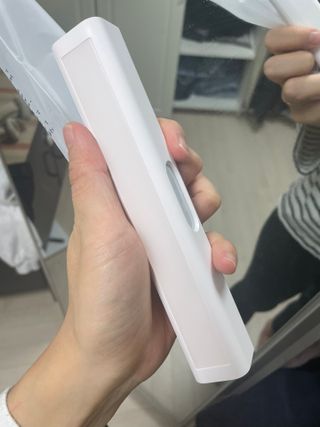 아카라 어두울 때만 켜지는 스마트 무선 센서등 — 5점을 준 리뷰어가 2021년 10월 올린 사용 사진