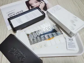 데싱디바 글레이즈 젤네일 포일 이펙트 네일_4종 중 택 1 — 5점을 준 리뷰어가 2021년 9월 올린 사용 사진
