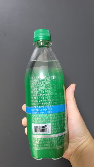 몽베스트 Montbest with Sparkling water Plain 20병 — 5점을 준 리뷰어가 2021년 11월 올린 사용 사진