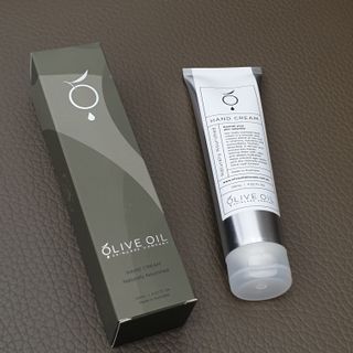 올리브 오일 스킨케어 컴퍼니 [OOSC] 보송보송한 내추럴리 너리시드 핸드크림 125ml — 4점을 준 리뷰어가 2021년 5월 올린 사용 사진