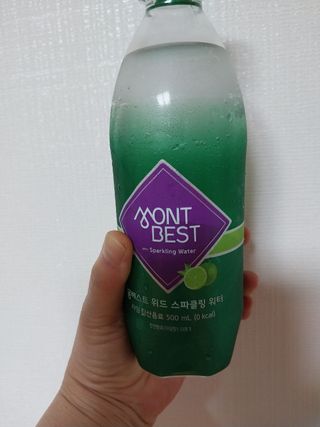 몽베스트 Montbest with Sparkling water Lime20병 — 5점을 준 리뷰어가 2022년 8월 올린 사용 사진