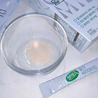 셀렉스스포츠 셀렉스 밀크세라마이드 저분자피쉬콜라겐 28포 X 1박스 — 5점을 준 리뷰어가 2021년 6월 올린 사용 사진