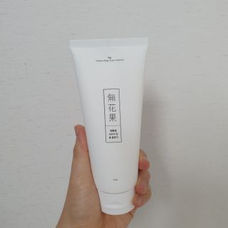 [베러오리진] 무화과 크리미 딥 폼 클렌저/피부 노폐물 & 미세먼지 99 세정 인증 민감성 피부 무자극 인증 — 4점을 준 리뷰어가 2021년 12월 올린 사용 사진