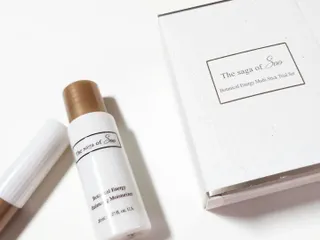 더사가오브수 [사가수] 효혜윤 보태니컬 에너지 에센스인로션 20ml /아이포올 스틱 3g — 1점을 준 리뷰어가 2023년 2월 올린 사용 사진