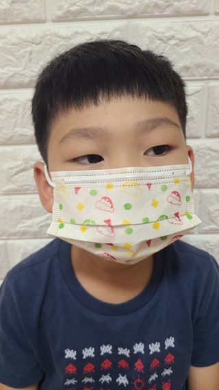 [숨그림]  덴탈마스크 짱구 우리아이 그리고 내가 쓰는 믿을수있는 케릭터 마스크  16종 — 5점을 준 리뷰어가 2021년 9월 올린 사용 사진