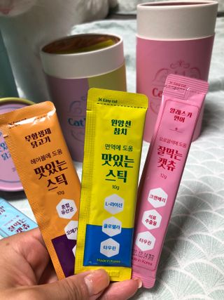 페페로니 맛있는 스틱 - 무항생제 닭고기 15개 + 원양선 참치 15개 — 3.5점을 준 리뷰어가 2021년 8월 올린 사용 사진