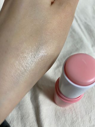 스킨큐어 산다화 카멜리아 안티 링클 멀티밤 — 4.5점을 준 리뷰어가 2022년 10월 올린 사용 사진