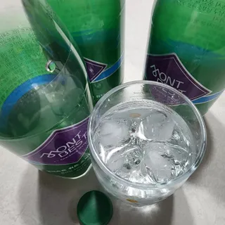 몽베스트 Montbest with Sparkling water Plain 20병 — 5점을 준 리뷰어가 2022년 8월 올린 사용 사진