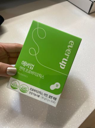 [몸엔용] 에버업 멀티비타민&미네랄, 눈건강 루테인 혈행건강 오메가3, 면역 프로바이오틱스 3종 택1 — 5점을 준 리뷰어가 2022년 4월 올린 사용 사진