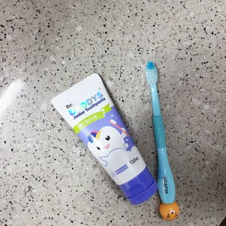 닥터데디스 안심불소 튼튼치약(청포도, 민트 중 택 1) 60g + 여행용 미니 치약 15g — 5점을 준 리뷰어가 2022년 9월 올린 사용 사진
