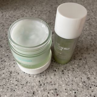 김정문알로에 큐어 큐어 알로에 리프레쉬 젤리 세럼, 큐어 알로에 하이드로 젤리 크림 — 5점을 준 리뷰어가 2021년 3월 올린 사용 사진