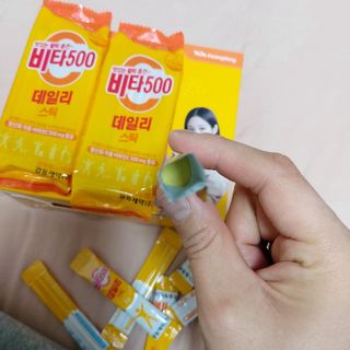 광동제약 [광동] 비타500데일리스틱 70포X2개 + 뚱랑이엽서 + 쇼핑백 증정 — 5점을 준 리뷰어가 2022년 1월 올린 사용 사진