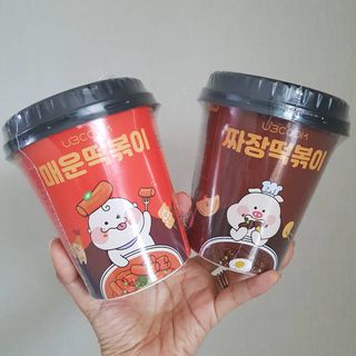 유비쿡 컵떡볶이 매운컵떡볶이2개/ 짜장컵떡볶이 2개  총 4개세트 — 5점을 준 리뷰어가 2021년 2월 올린 사용 사진