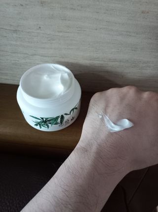버텍스넘버원 버텍스 넘버원 햄프씨드오일 핸드밤, 바디크림 — 5점을 준 리뷰어가 2022년 3월 올린 사용 사진