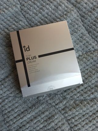 아이디플라코스메틱 아이디 브이로직 플러스 크림 15ml X 4EA — 5점을 준 리뷰어가 2022년 1월 올린 사용 사진