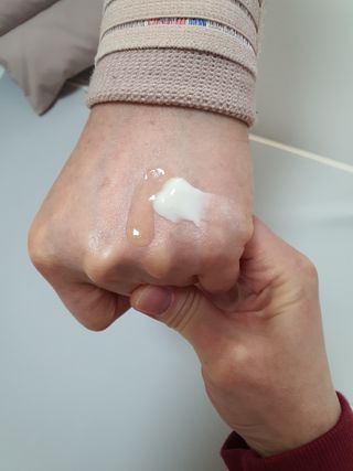 mom e 맘이 내추럴 베이비 케어 크림+바디오일 — 5점을 준 리뷰어가 2021년 1월 올린 사용 사진