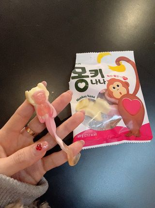 폭신 쫄깃 식감 로맨스, 몽키나나 젤리 8봉지 — 4점을 준 리뷰어가 2021년 2월 올린 사용 사진
