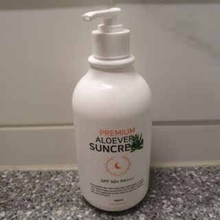 [닥터문] 프리미엄 알로에베라 선크림 500ml — 5점을 준 리뷰어가 2022년 6월 올린 사용 사진
