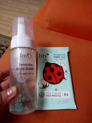 아임오 페미닌워시 150ML + 페미닌티슈6입 + 아임오스티커 + 쿠폰북 — 5점을 준 리뷰어가 2021년 10월 올린 사용 사진