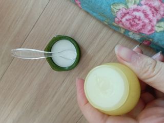[후르디아] 유아부터 어른까지, 안심 아보카도 립밤 듀오 세트 — 5점을 준 리뷰어가 2024년 1월 올린 사용 사진