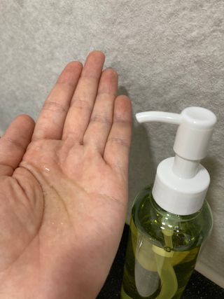 스킨큐어 산다화 순한 클렌징 동백 오일 200ml — 5점을 준 리뷰어가 2023년 8월 올린 사용 사진
