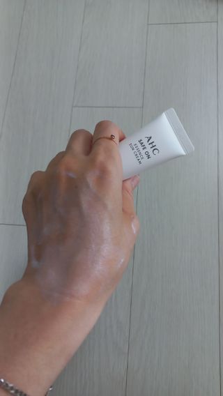 [AHC] 세이프온 에센스 선크림 올리브영 스페셜 증정 기획세트 — 5점을 준 리뷰어가 2022년 6월 올린 사용 사진