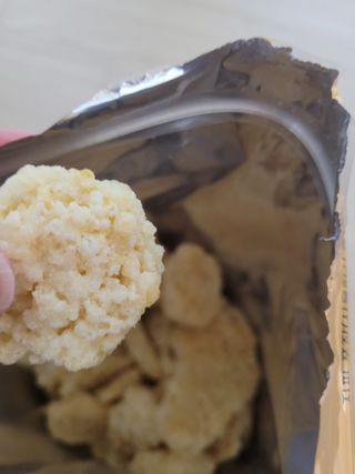 미즈꼬레아 치즈맛 누룽지크리스피 — 5점을 준 리뷰어가 2022년 3월 올린 사용 사진