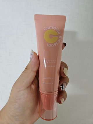 제주인디 카멜리아 블러썸 선크림 — 5점을 준 리뷰어가 2023년 9월 올린 사용 사진