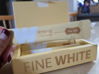 디오르 파인화이트 & 버닝레드 — 5점을 준 리뷰어가 2022년 1월 올린 사용 사진