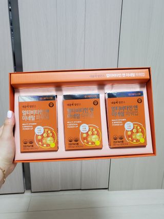 서울약사신협_내몸애발란스멀티비타민앤미네랄파워업_800mg x 90정 — 5점을 준 리뷰어가 2021년 3월 올린 사용 사진