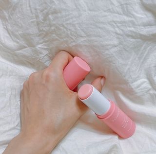 스킨큐어 산다화 카멜리아 안티 링클 멀티밤 — 3점을 준 리뷰어가 2022년 10월 올린 사용 사진