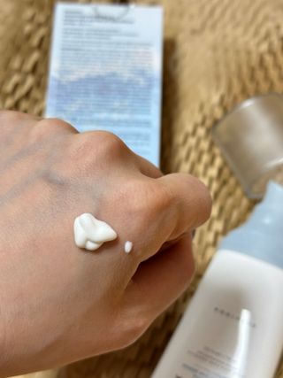 [스킨1004] 마다가스카르 센텔라 히알루-시카 워터핏 선세럼 50ml — 5점을 준 리뷰어가 2024년 5월 올린 사용 사진