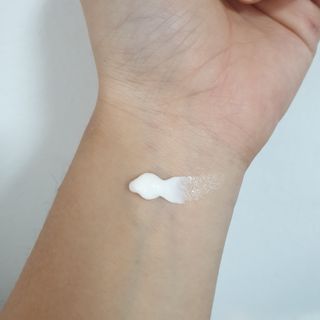 멈칫(MUMCHIT) 넥퍼퓸 NECKPERFUME 2가지 향 — 5점을 준 리뷰어가 2021년 11월 올린 사용 사진