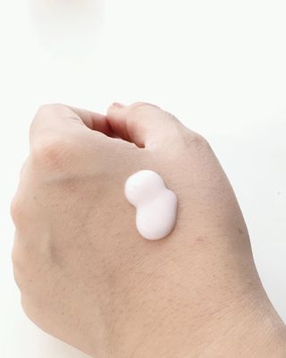 난나 살몬 스파이더 검버섯 미백 톤업 화이트닝 연어 앰플 크림 300ml 대용량 — 4.5점을 준 리뷰어가 2022년 12월 올린 사용 사진