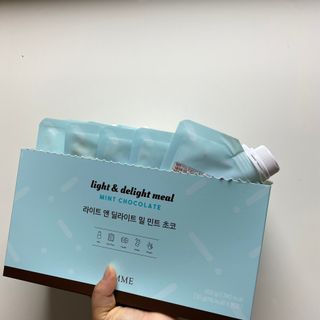 아므_이너뷰티 라이트 앤 딜라이트 밀 민트 초코 — 5점을 준 리뷰어가 2021년 8월 올린 사용 사진