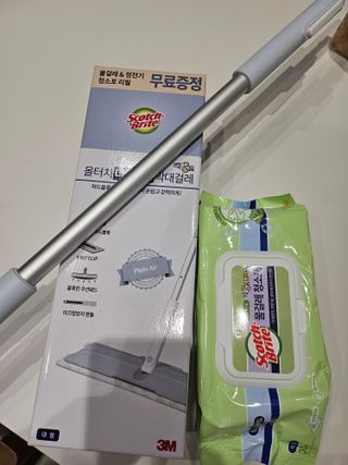 3M 스카치브라이트 파스텔블루 대형 밀대걸레 + 물걸레청소포 대형 30매 세트 — 4.5점을 준 리뷰어가 2023년 12월 올린 사용 사진