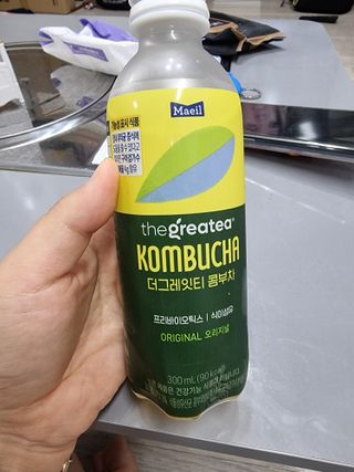 더그레잇티 콤부차 300ml *12개입 (오리지널 6개+베리리치 6개) — 5점을 준 리뷰어가 2022년 7월 올린 사용 사진