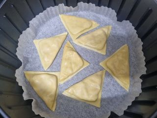 (주)성경순만두 곤약만두.콘치즈만두,삼각당면만두,당면 야끼만두,대구전통 납작만두,떡뽁이 매콤소스,달콤소스 — 5점을 준 리뷰어가 2023년 4월 올린 사용 사진