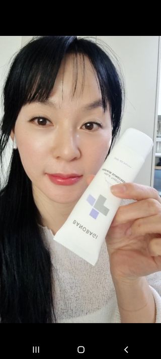 바노바기 코스메틱 바노바기 밀크씨슬 리페어 시카 선스크린 플러스 50ml — 5점을 준 리뷰어가 2023년 4월 올린 사용 사진