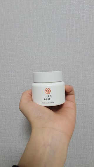 AYU25[아유트웬티파이브]다마스크로즈워터 베이스 천연 수분 촉촉 크림 — 5점을 준 리뷰어가 2021년 4월 올린 사용 사진