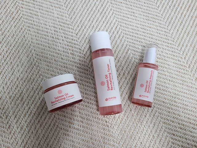 아이앤립 연어오일 리바이탈라이징 토너+앰플+크림 3종 세트 리뷰 사진