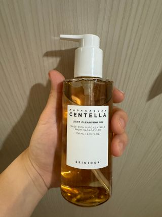 스킨1004 [SKIN1004] 마다가스카르 센텔라 라이트 클렌징 오일 200ml — 5점을 준 리뷰어가 2024년 8월 올린 사용 사진