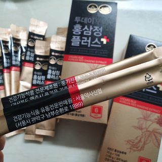 서울약사신협_투데이홍삼정플러스스틱_10g x 30포 — 5점을 준 리뷰어가 2021년 6월 올린 사용 사진