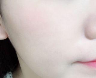 이든미네랄 비건 프레스드 파우더 팩트 — 4점을 준 리뷰어가 2022년 5월 올린 사용 사진