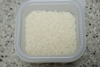 고림상점 풍부한 햇살과 바닷바람이 키우는 강화 교동 쌀 [백미1kg, 현미 1kg] 세트 — 5점을 준 리뷰어가 2021년 12월 올린 사용 사진