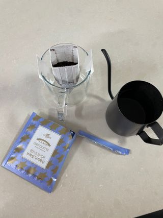 (주)쟈뎅 쟈뎅 클래스 핸드 드립 커피 10P 2종_디카페인 1종+랜덤 플레이버 1종 — 5점을 준 리뷰어가 2021년 3월 올린 사용 사진