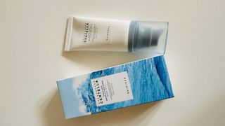 [스킨1004] 마다가스카르 센텔라 히알루-시카 워터핏 선세럼 50ml — 5점을 준 리뷰어가 2024년 5월 올린 사용 사진