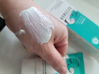 부쉬맨 워터프루프 프로 선크림 50g SPF50+ PA++++ — 5점을 준 리뷰어가 2023년 4월 올린 사용 사진