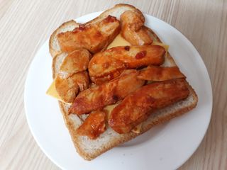 굽네몰 [굽네] 소스가 맛있는 닭가슴살 슬라이스 4종 — 4점을 준 리뷰어가 2021년 4월 올린 사용 사진